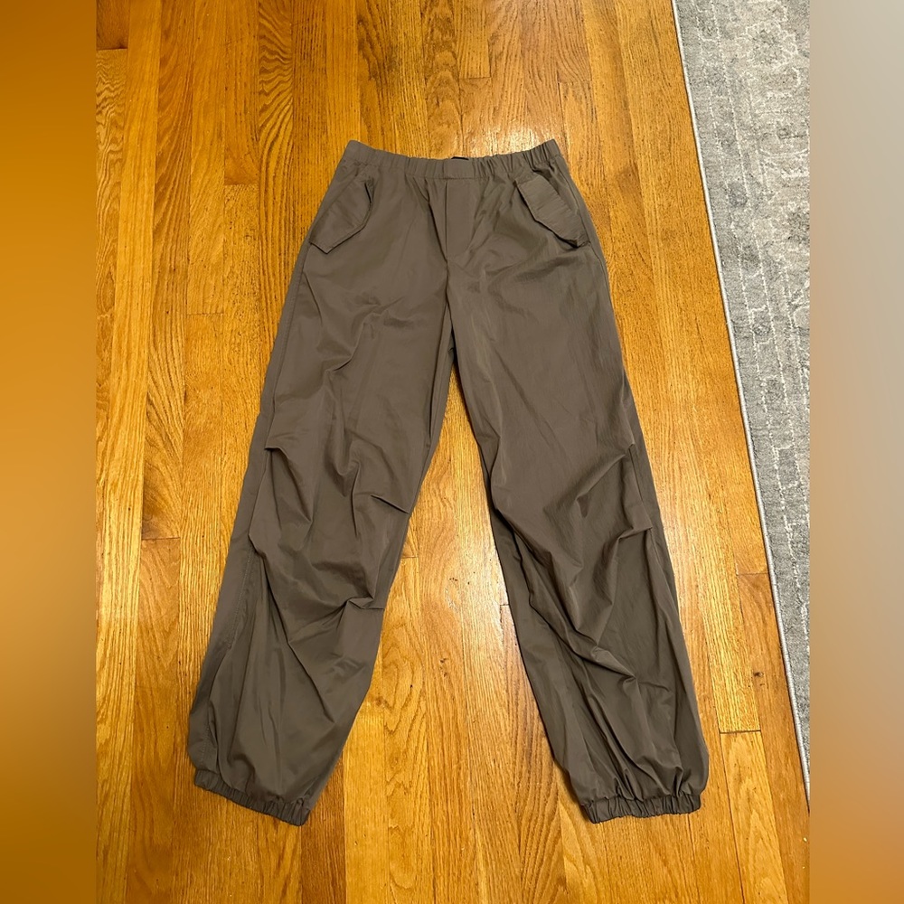 Zara Green parachute pants size small